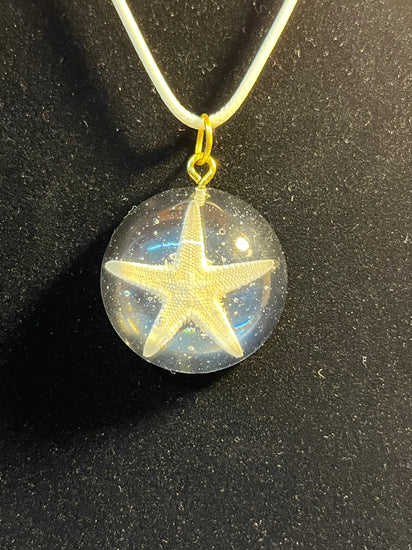 Starfish inlaid round necklace